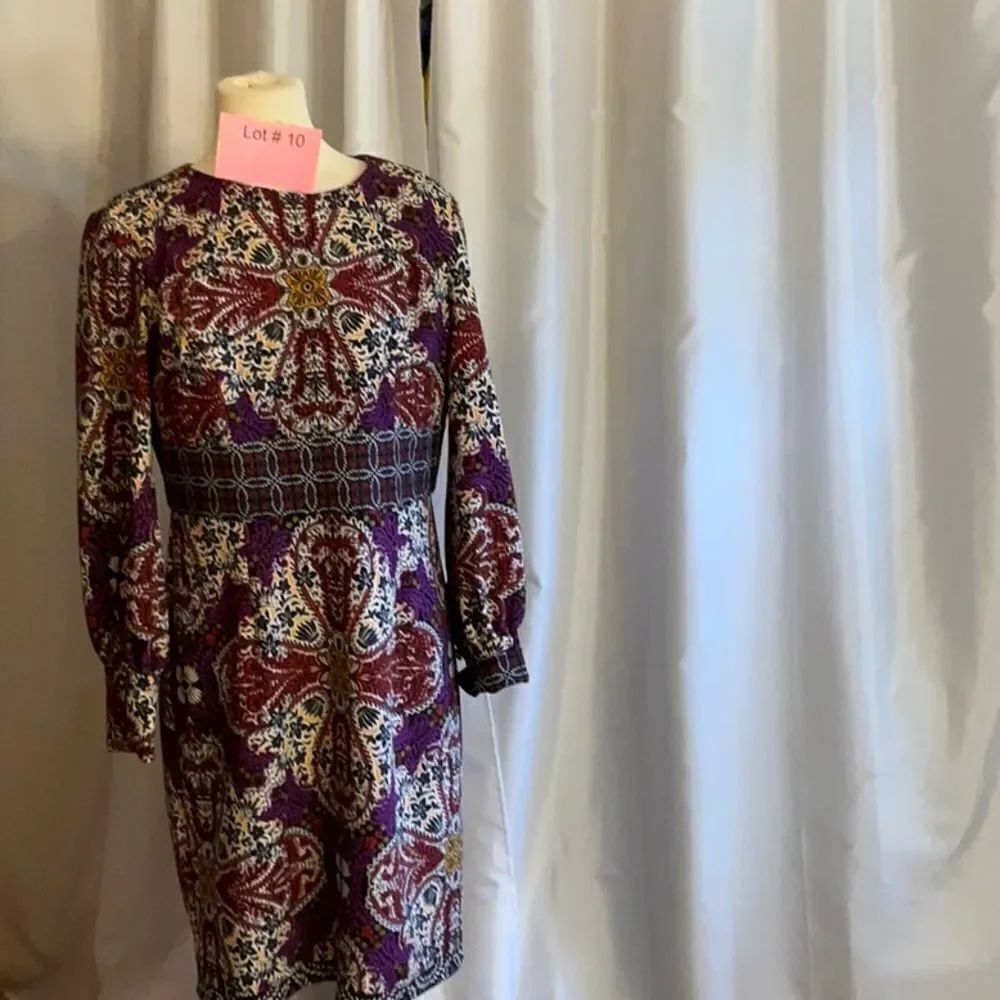 CHICOS size 8 to 10 long sleeved dress in beautiful fall colors